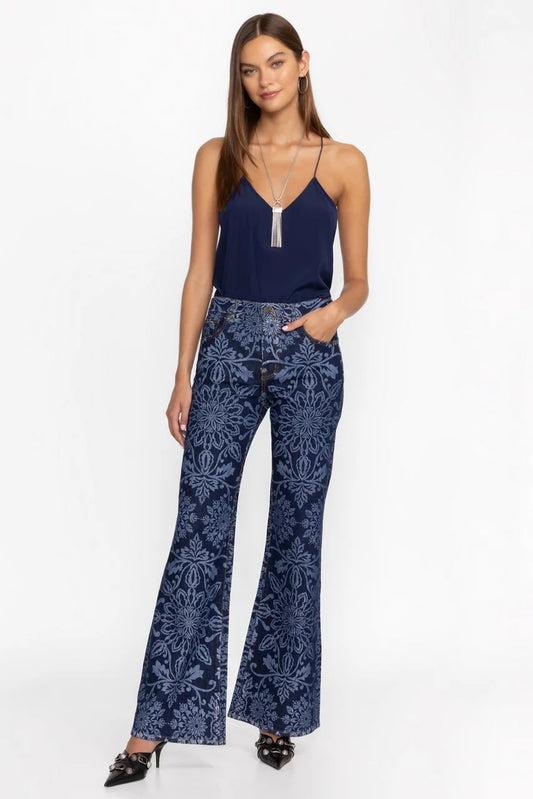 THE STRAIGHT FLARE JEAN