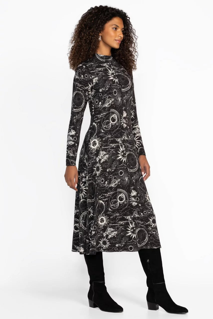 THE JANIE FAVORITE SEAMED MOCK NECK DRESS