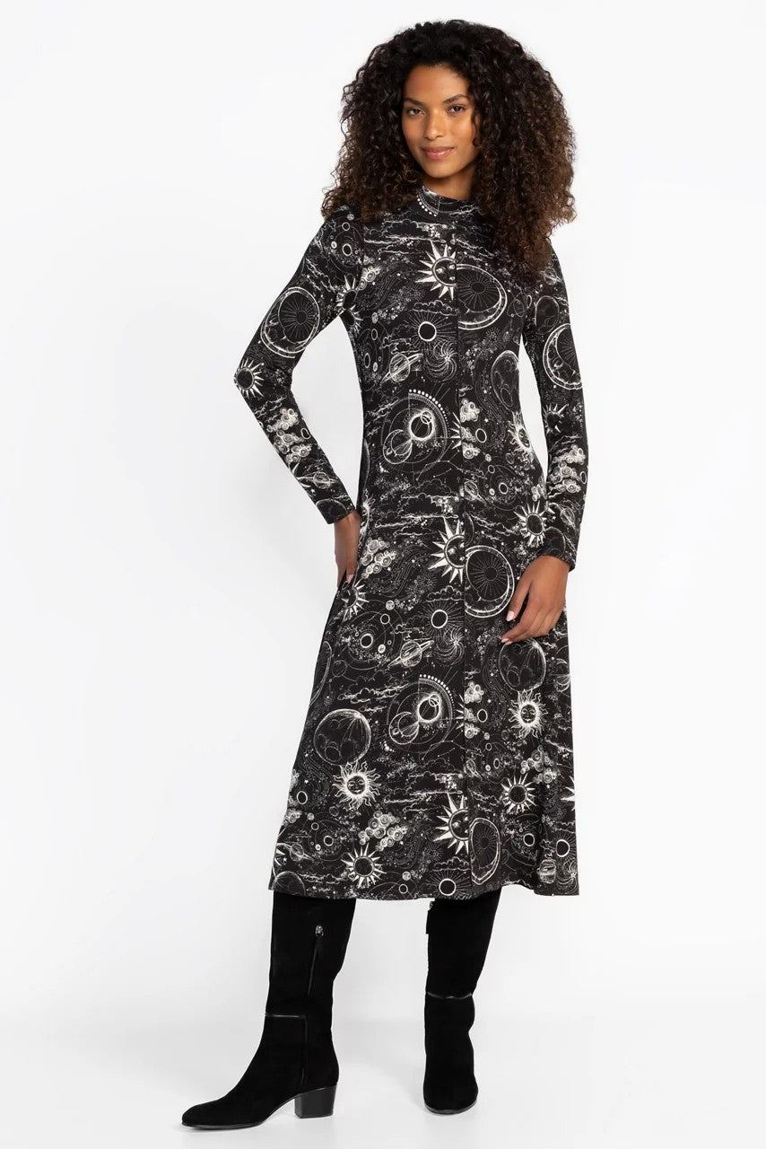 THE JANIE FAVORITE SEAMED MOCK NECK DRESS